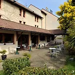 Brit Confort Pau Hotel