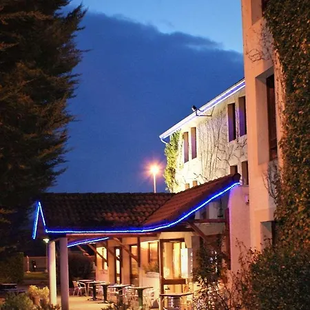 Hotell Brit Confort Pau 3*