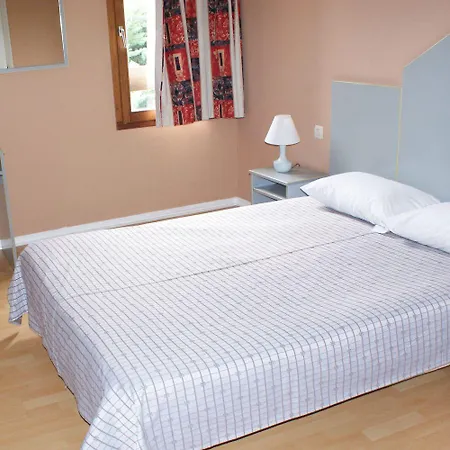 Hotell Brit Confort Pau 3*
