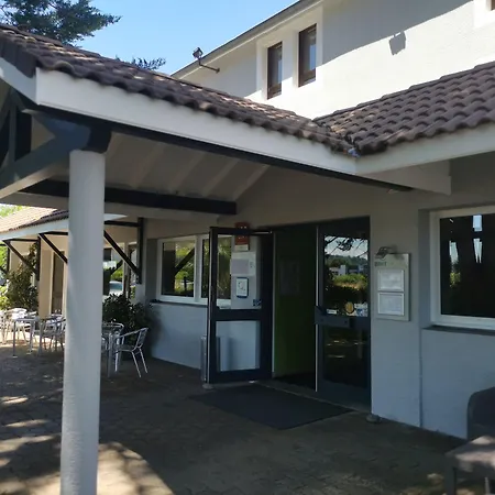 Hotel Brit Confort Pau 3*
