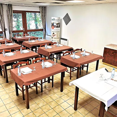 Hotel Brit Confort Pau 3*