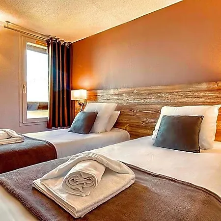 Brit Confort Pau Hotel 3*