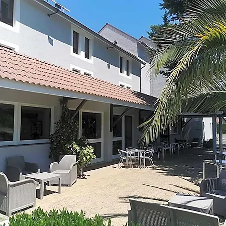 Brit Confort Pau Hotel Lons