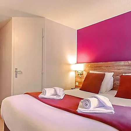 Brit Confort Pau Hotel 3*