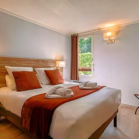 Hotel Brit Confort Pau Lons