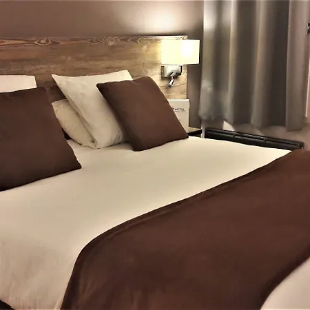 Brit Confort Pau Hotel 3*