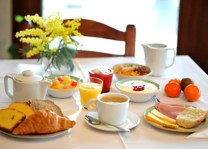 Hotel Brit Confort Pau 3*