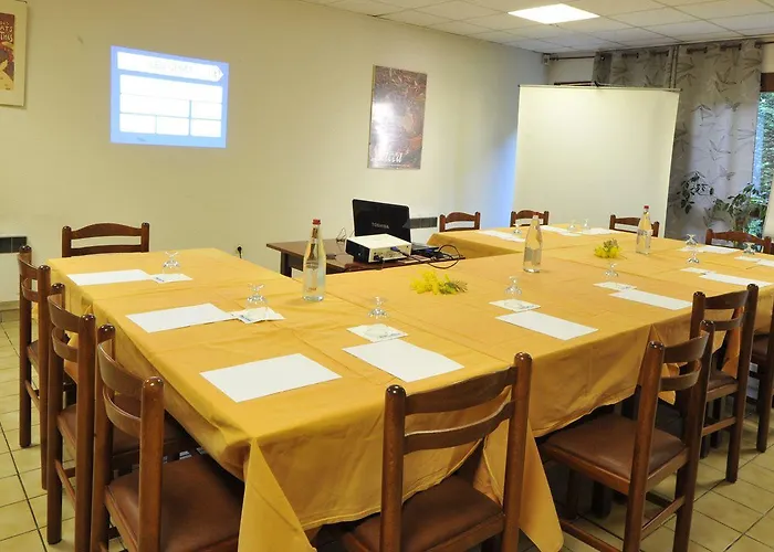 Brit Confort Pau Hotel Lons