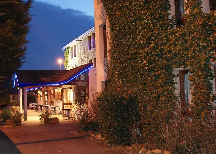 Brit Confort Pau 3* Lons