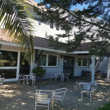 Brit Confort Pau Hotel 3*