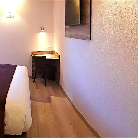 Brit Confort Pau Hotel Lons