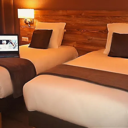 Hotel Brit Confort Pau 3*