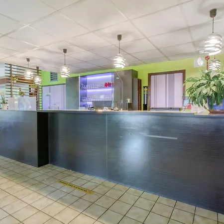 Brit Confort Pau Hotel Lons