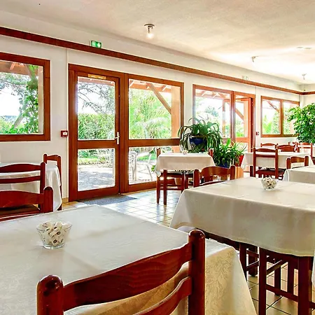 Brit Confort Pau Hotel