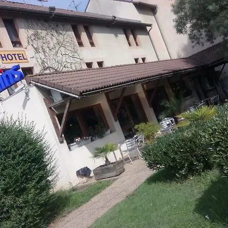 Hotel Brit Confort Pau 3*
