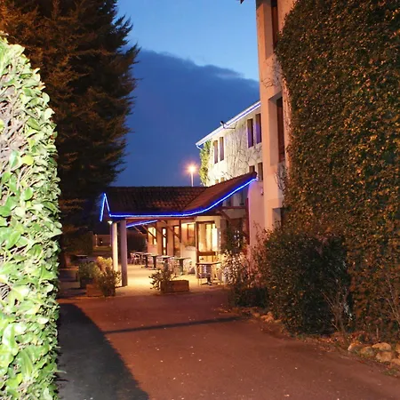 Hotel Brit Confort Pau 3*
