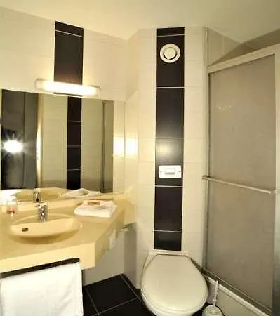 Hotel Brit Confort Pau