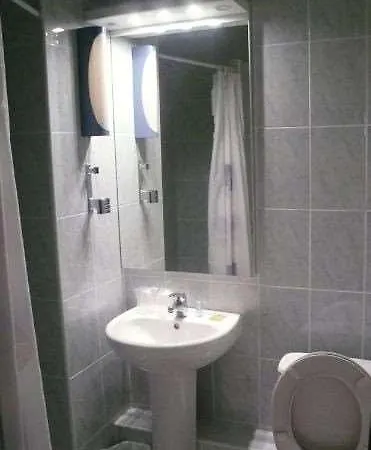 Brit Confort Pau Hotel Lons